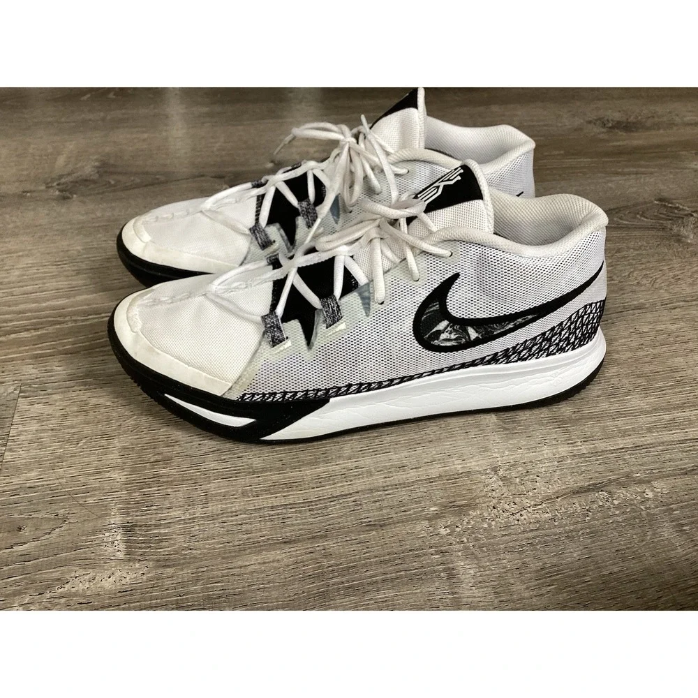 Nike Kyrie Flytrap VI 6 Mens Size 13 Sneakers White Black Shoes DM1125-101